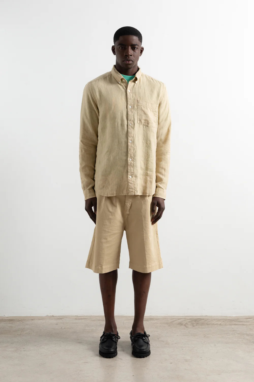Charles short tan