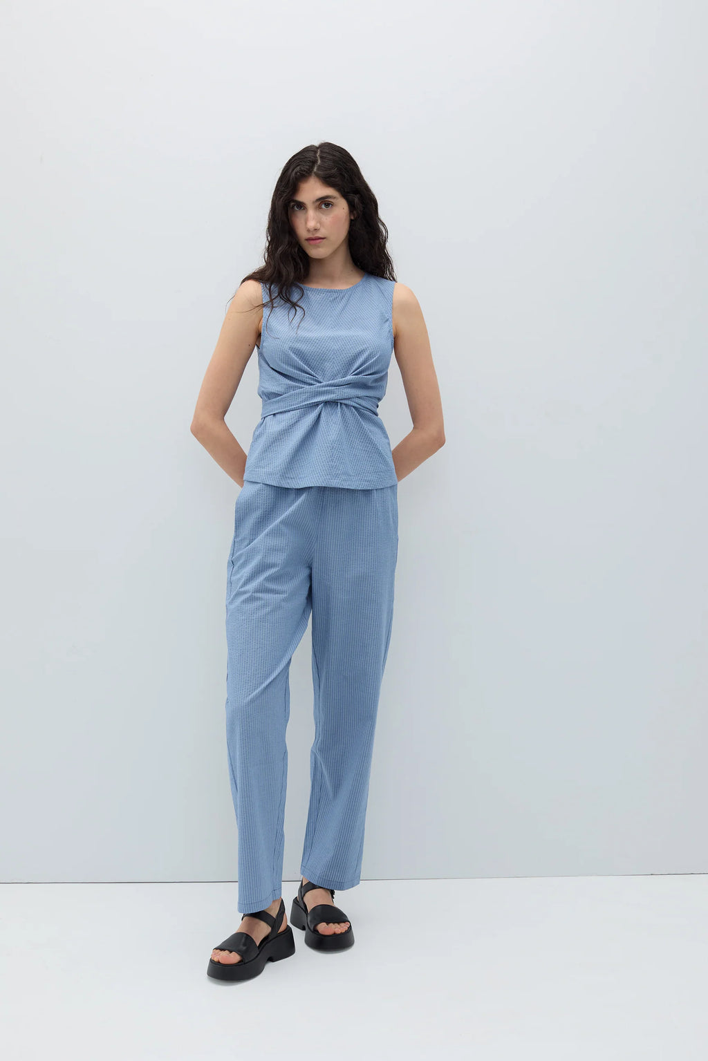 Kampa blue striped pants