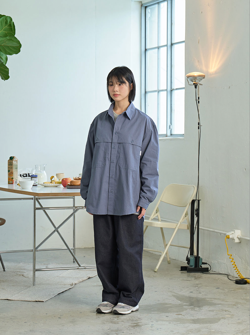 Two tuck wide deep indigo denim pants