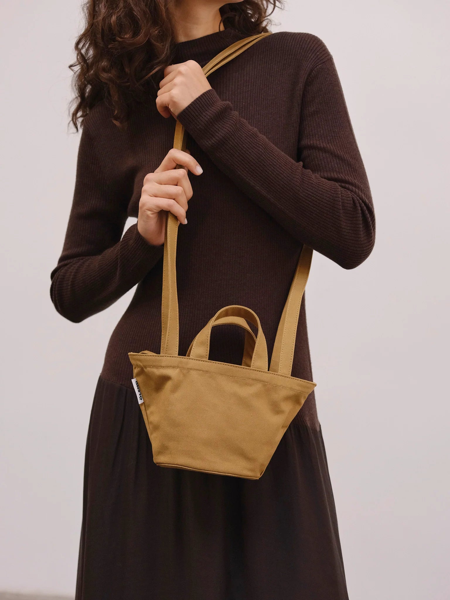 Mini mustard basket bag