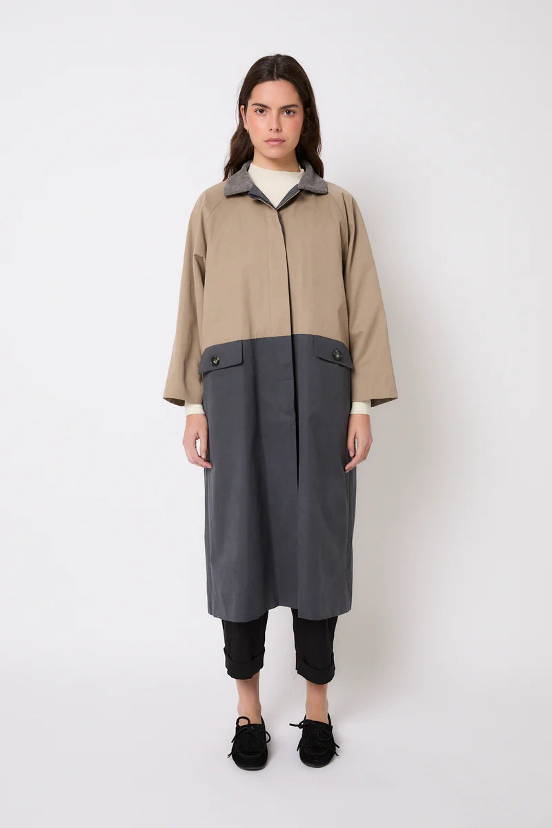 Duo gabardine two-tone trench coat