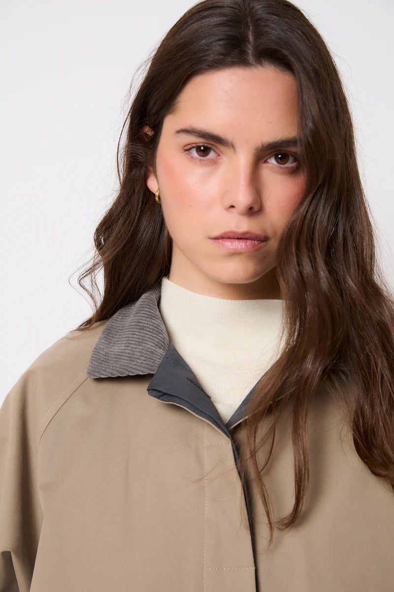 Duo gabardine two-tone trench coat