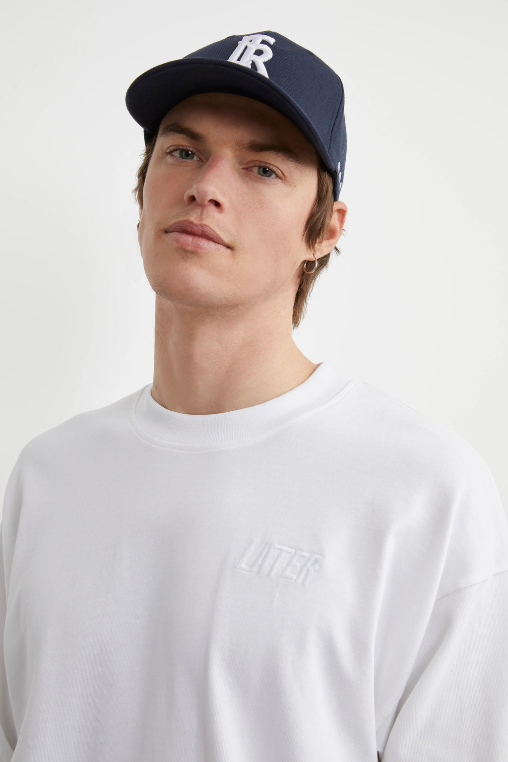 White hydrangea long-sleeved T-shirt
