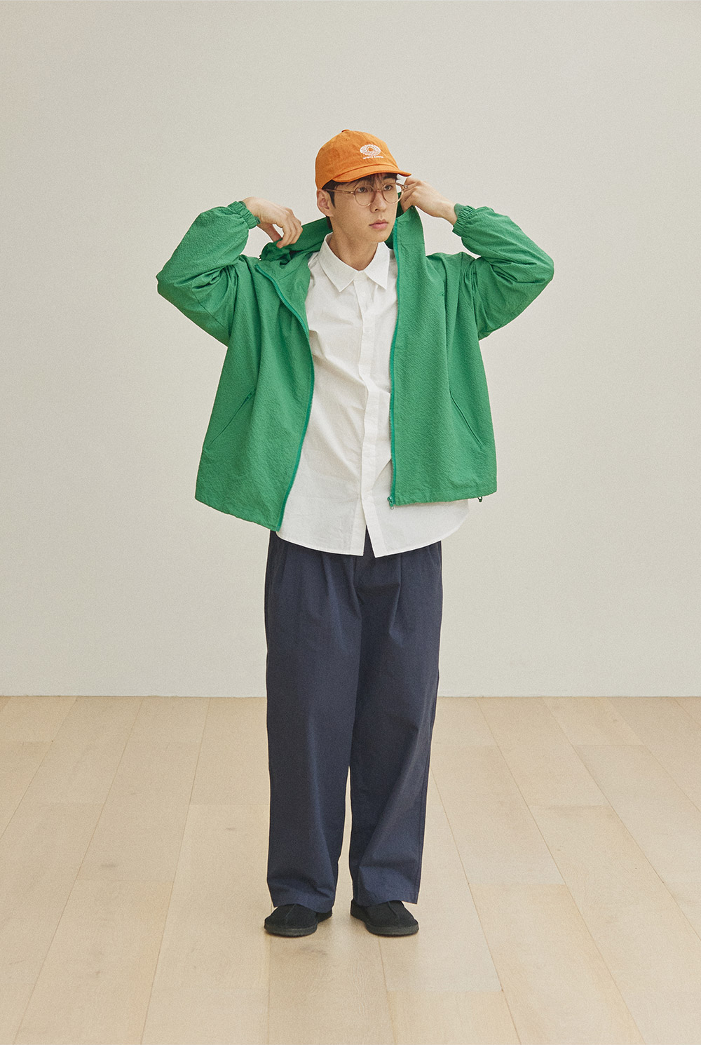 Two-tuck wide chino pants navy
