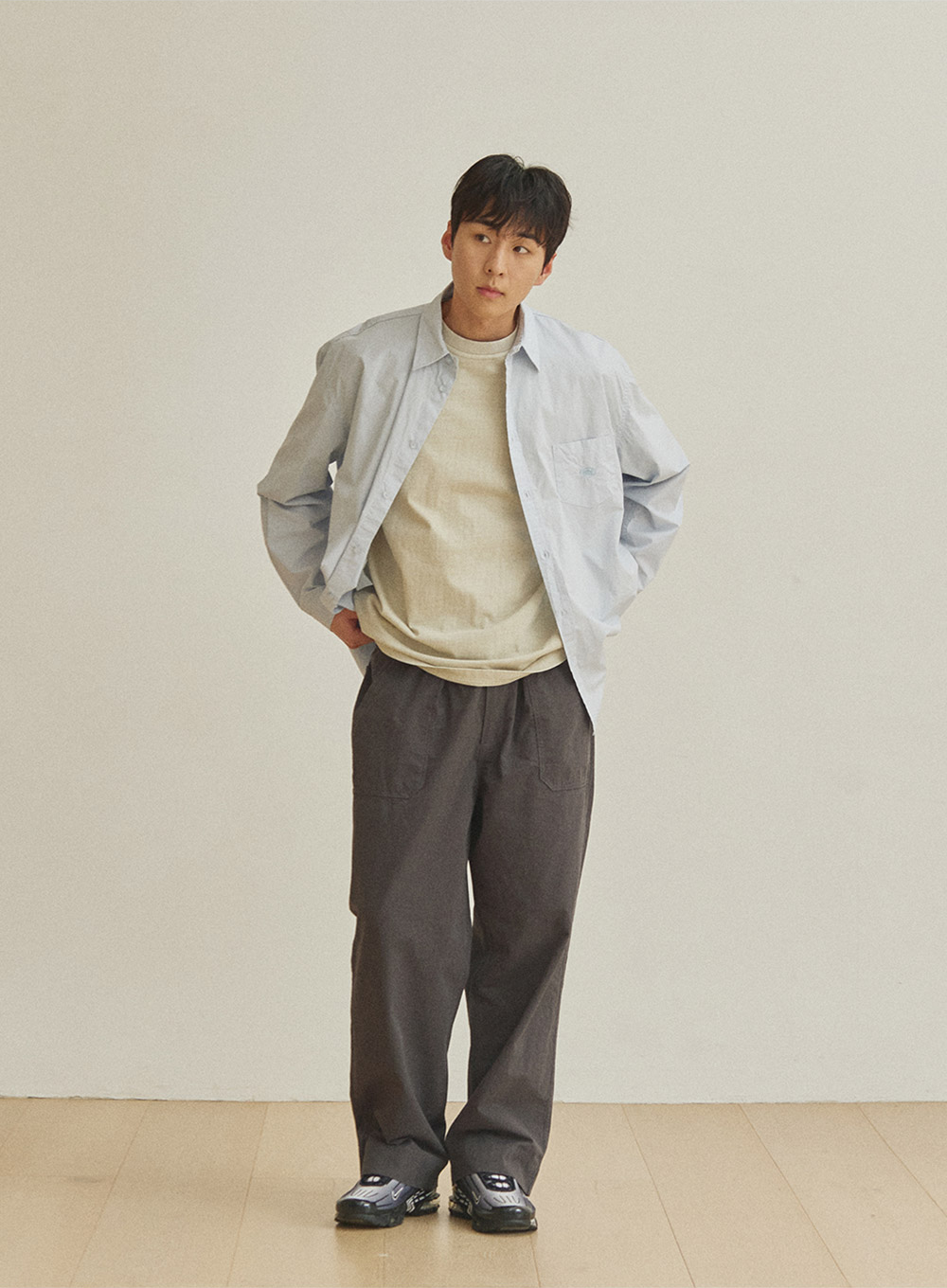 One-tuck wide fatigue pants charcoal
