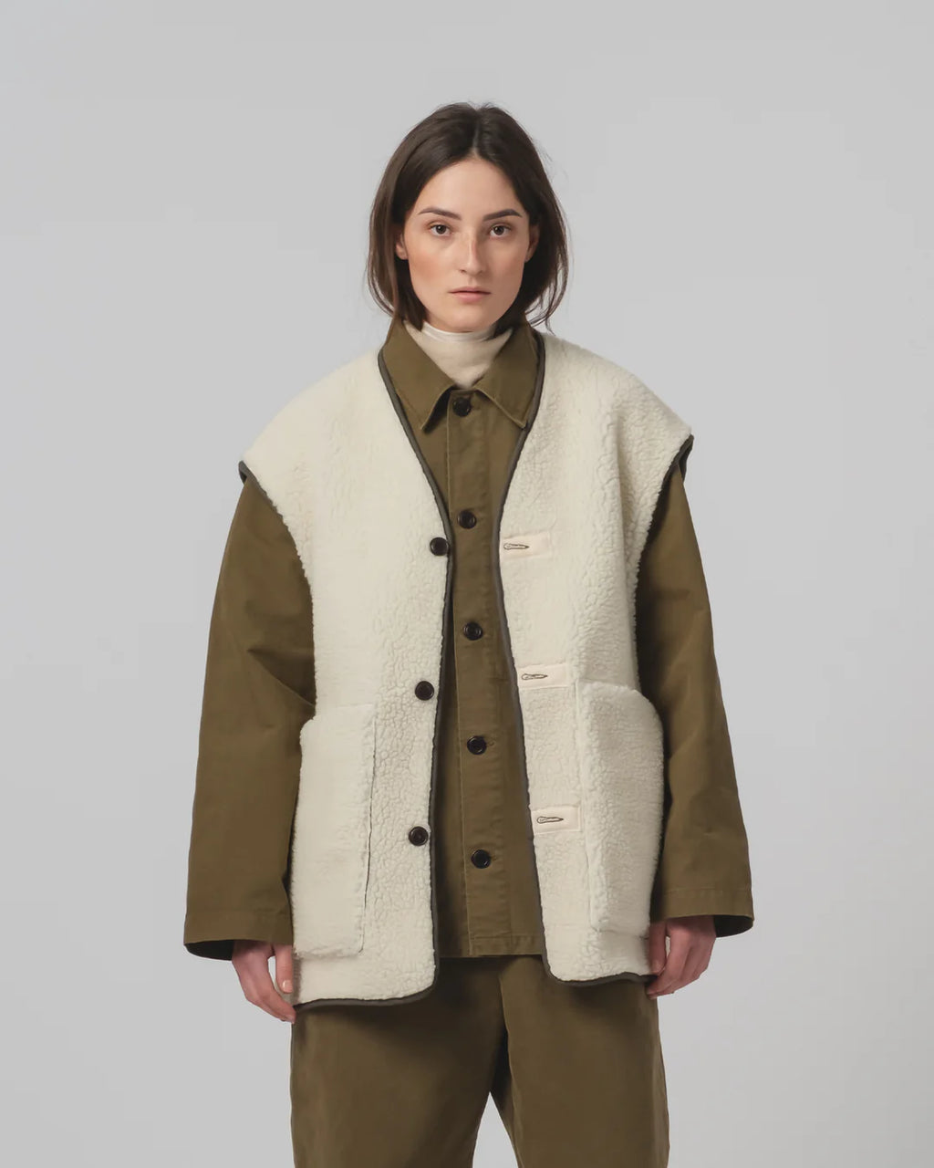 Ridge Vest Nylon Down Fossil Green / Off White
