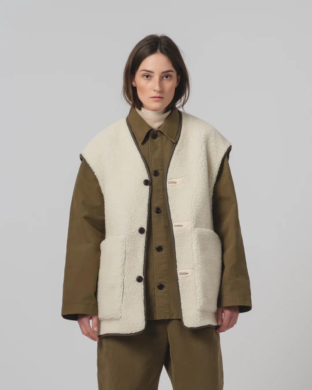 Ridge Vest Nylon Down Fossil Green / Off White